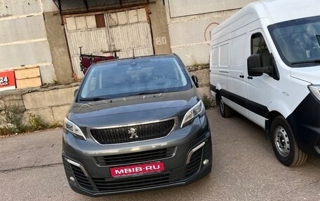 Peugeot Traveller I, 2020 год, 2 500 000 рублей, 1 фотография