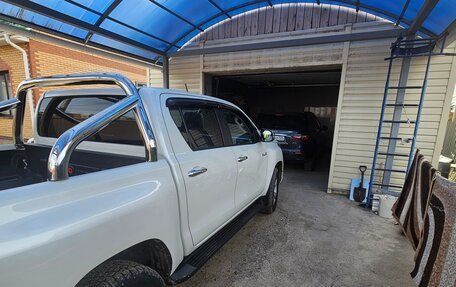 Toyota Hilux VIII, 2017 год, 3 050 000 рублей, 2 фотография