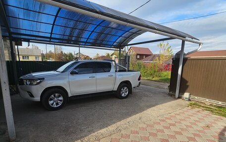 Toyota Hilux VIII, 2017 год, 3 050 000 рублей, 5 фотография