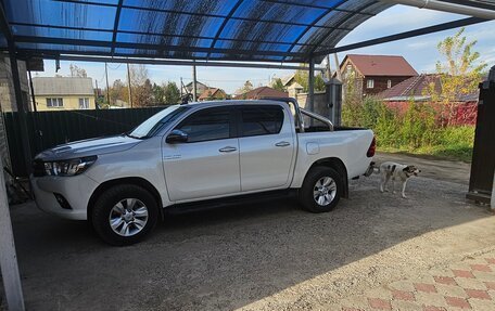 Toyota Hilux VIII, 2017 год, 3 050 000 рублей, 6 фотография