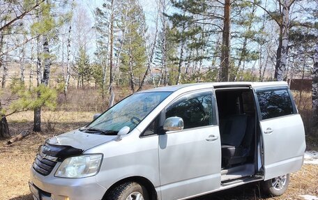 Toyota Noah III, 2002 год, 700 000 рублей, 7 фотография