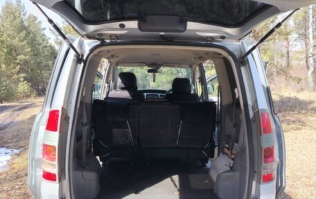 Toyota Noah III, 2002 год, 700 000 рублей, 9 фотография