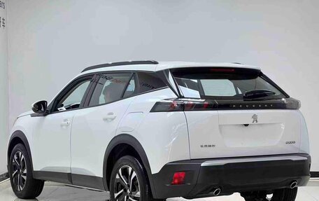 Peugeot 2008 II, 2023 год, 1 458 000 рублей, 4 фотография