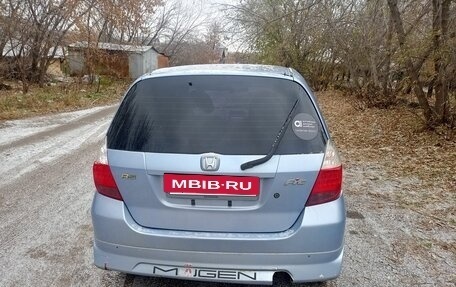 Honda Fit III, 2002 год, 280 000 рублей, 2 фотография