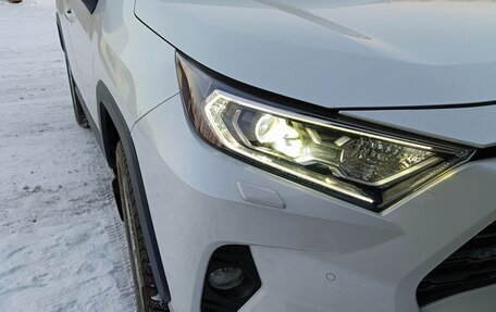 Toyota RAV4, 2021 год, 3 550 000 рублей, 7 фотография