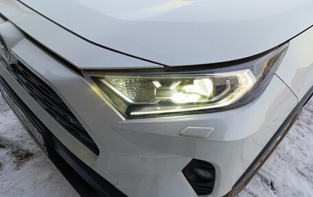 Toyota RAV4, 2021 год, 3 550 000 рублей, 6 фотография