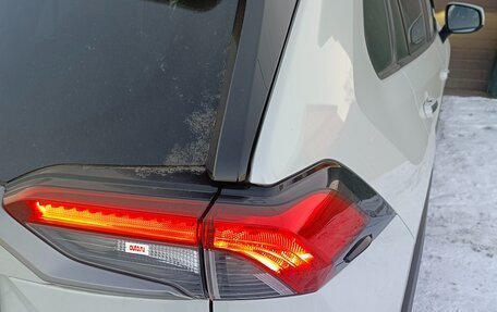 Toyota RAV4, 2021 год, 3 550 000 рублей, 11 фотография