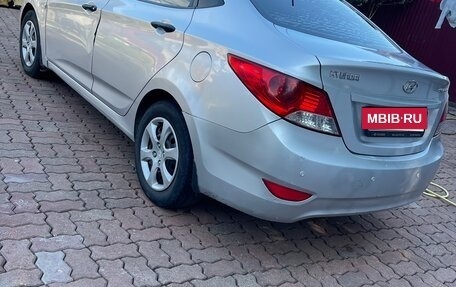 Hyundai Solaris II рестайлинг, 2011 год, 420 000 рублей, 4 фотография