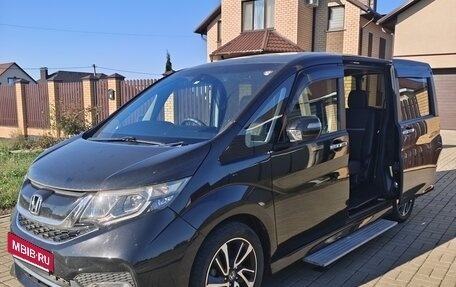 Honda Stepwgn IV рестайлинг, 2015 год, 2 550 000 рублей, 3 фотография