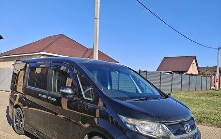 Honda Stepwgn IV рестайлинг, 2015 год, 2 550 000 рублей, 2 фотография