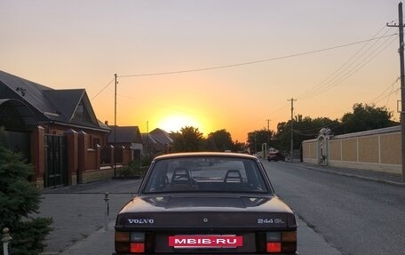 Volvo 240 Series, 1983 год, 270 000 рублей, 2 фотография