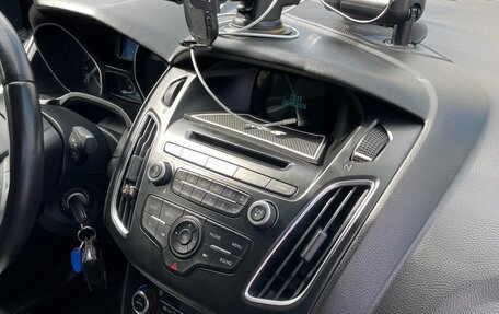 Ford Focus III, 2015 год, 900 000 рублей, 3 фотография