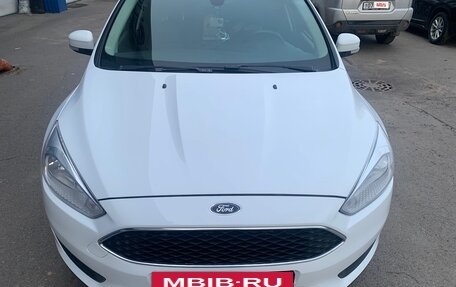 Ford Focus III, 2015 год, 900 000 рублей, 2 фотография