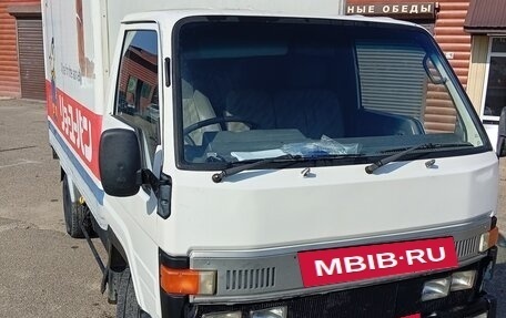 Toyota HiAce H100, 1994 год, 780 000 рублей, 1 фотография