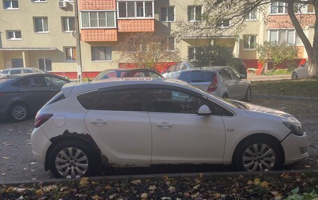 Opel Astra J, 2010 год, 320 000 рублей, 2 фотография