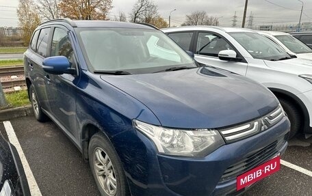 Mitsubishi Outlander III рестайлинг 3, 2014 год, 1 299 000 рублей, 3 фотография
