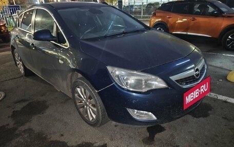 Opel Astra J, 2011 год, 499 000 рублей, 2 фотография