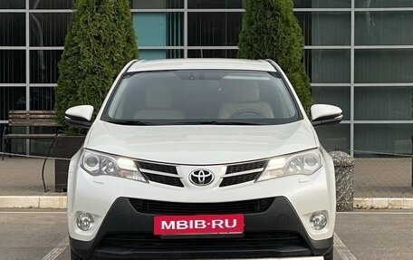 Toyota RAV4, 2014 год, 1 900 000 рублей, 2 фотография