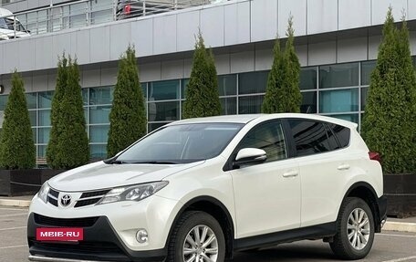 Toyota RAV4, 2014 год, 1 900 000 рублей, 3 фотография