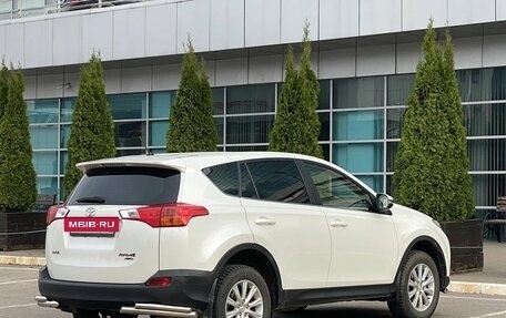 Toyota RAV4, 2014 год, 1 900 000 рублей, 6 фотография