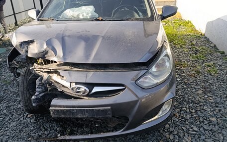 Hyundai Solaris II рестайлинг, 2011 год, 300 000 рублей, 2 фотография