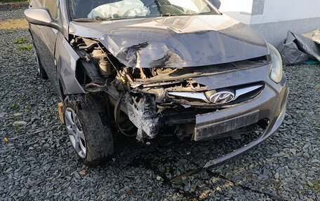 Hyundai Solaris II рестайлинг, 2011 год, 300 000 рублей, 3 фотография