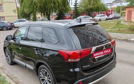 Mitsubishi Outlander III рестайлинг 3, 2017 год, 1 700 000 рублей, 3 фотография