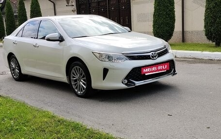Toyota Camry, 2016 год, 1 950 000 рублей, 6 фотография