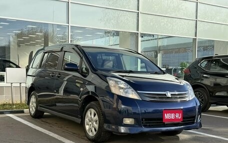 Toyota ISis I, 2005 год, 650 000 рублей, 1 фотография