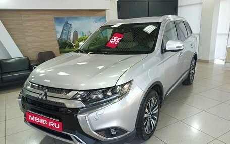 Mitsubishi Outlander III рестайлинг 3, 2019 год, 2 150 000 рублей, 1 фотография