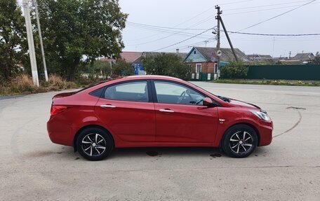 Hyundai Solaris II рестайлинг, 2012 год, 800 000 рублей, 2 фотография