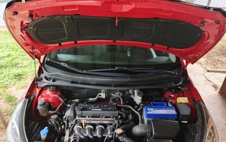 Hyundai Solaris II рестайлинг, 2012 год, 800 000 рублей, 7 фотография