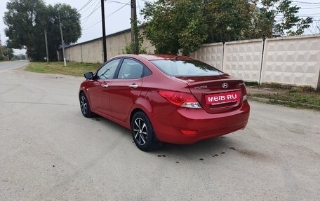 Hyundai Solaris II рестайлинг, 2012 год, 800 000 рублей, 5 фотография