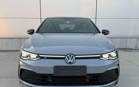 Volkswagen Golf VIII, 2022 год, 1 950 000 рублей, 2 фотография