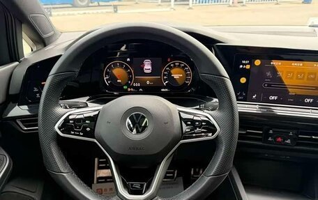 Volkswagen Golf VIII, 2022 год, 1 950 000 рублей, 8 фотография