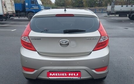 Hyundai Solaris II рестайлинг, 2012 год, 450 000 рублей, 2 фотография