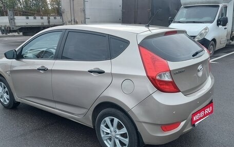 Hyundai Solaris II рестайлинг, 2012 год, 450 000 рублей, 7 фотография