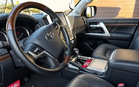 Toyota Land Cruiser 200, 2018 год, 8 900 000 рублей, 1 фотография