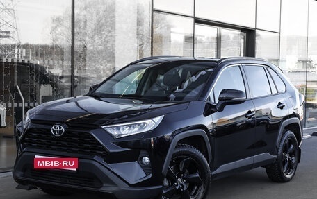 Toyota RAV4, 2021 год, 3 498 000 рублей, 1 фотография