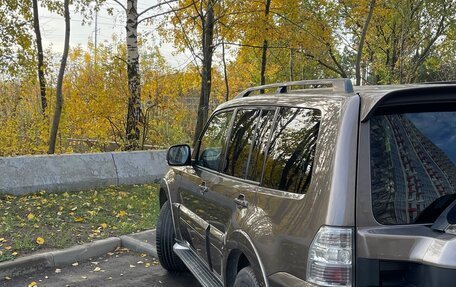 Mitsubishi Pajero IV рестайлинг 2, 2014 год, 2 500 000 рублей, 3 фотография