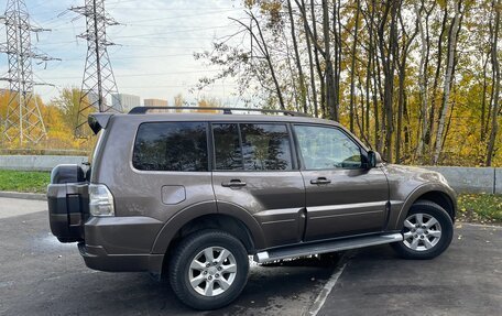 Mitsubishi Pajero IV рестайлинг 2, 2014 год, 2 500 000 рублей, 6 фотография