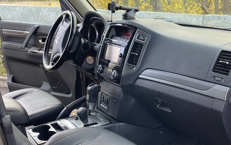 Mitsubishi Pajero IV рестайлинг 2, 2014 год, 2 500 000 рублей, 8 фотография