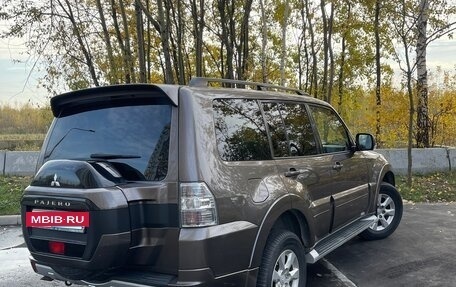 Mitsubishi Pajero IV рестайлинг 2, 2014 год, 2 500 000 рублей, 5 фотография