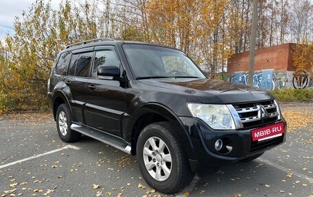 Mitsubishi Pajero IV рестайлинг 2, 2011 год, 2 095 000 рублей, 3 фотография