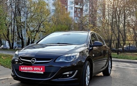Opel Astra J, 2014 год, 1 300 000 рублей, 2 фотография