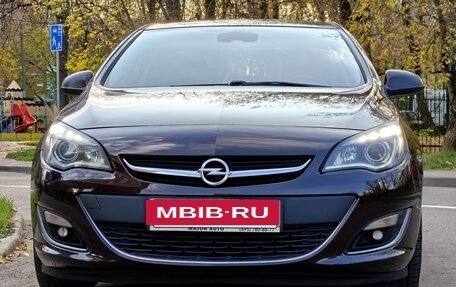 Opel Astra J, 2014 год, 1 300 000 рублей, 5 фотография