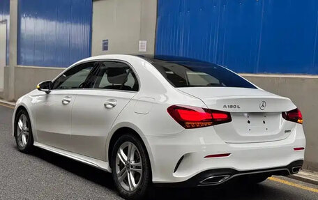 Mercedes-Benz A-Класс, 2023 год, 2 550 000 рублей, 5 фотография