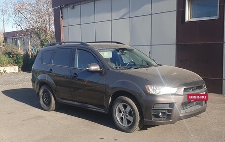 Mitsubishi Outlander III рестайлинг 3, 2011 год, 1 100 000 рублей, 2 фотография