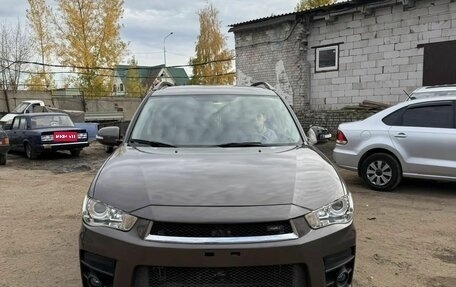 Mitsubishi Outlander III рестайлинг 3, 2011 год, 1 100 000 рублей, 3 фотография