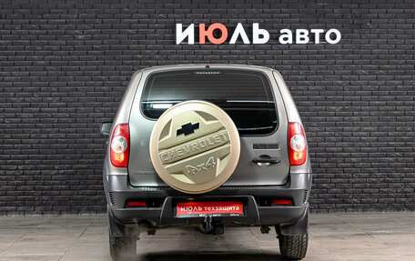 Chevrolet Niva I рестайлинг, 2017 год, 750 000 рублей, 6 фотография